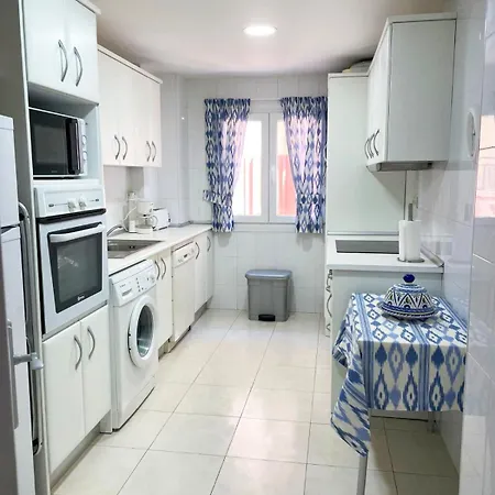 Great Terrace With Views To The Sea. 5th Floor Downtown Area Apartment Fuengirola