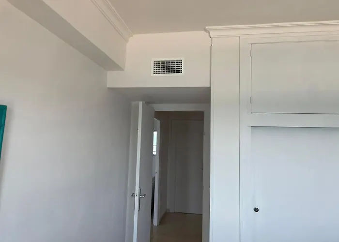 Great Terrace With Views To The Sea. 5th Floor Downtown Area Fuengirola