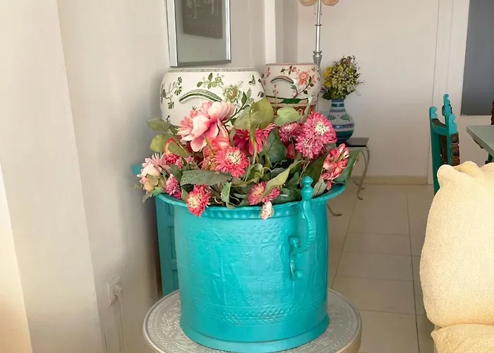 Great Terrace With Views To The Sea. 5th Floor Downtown Area *